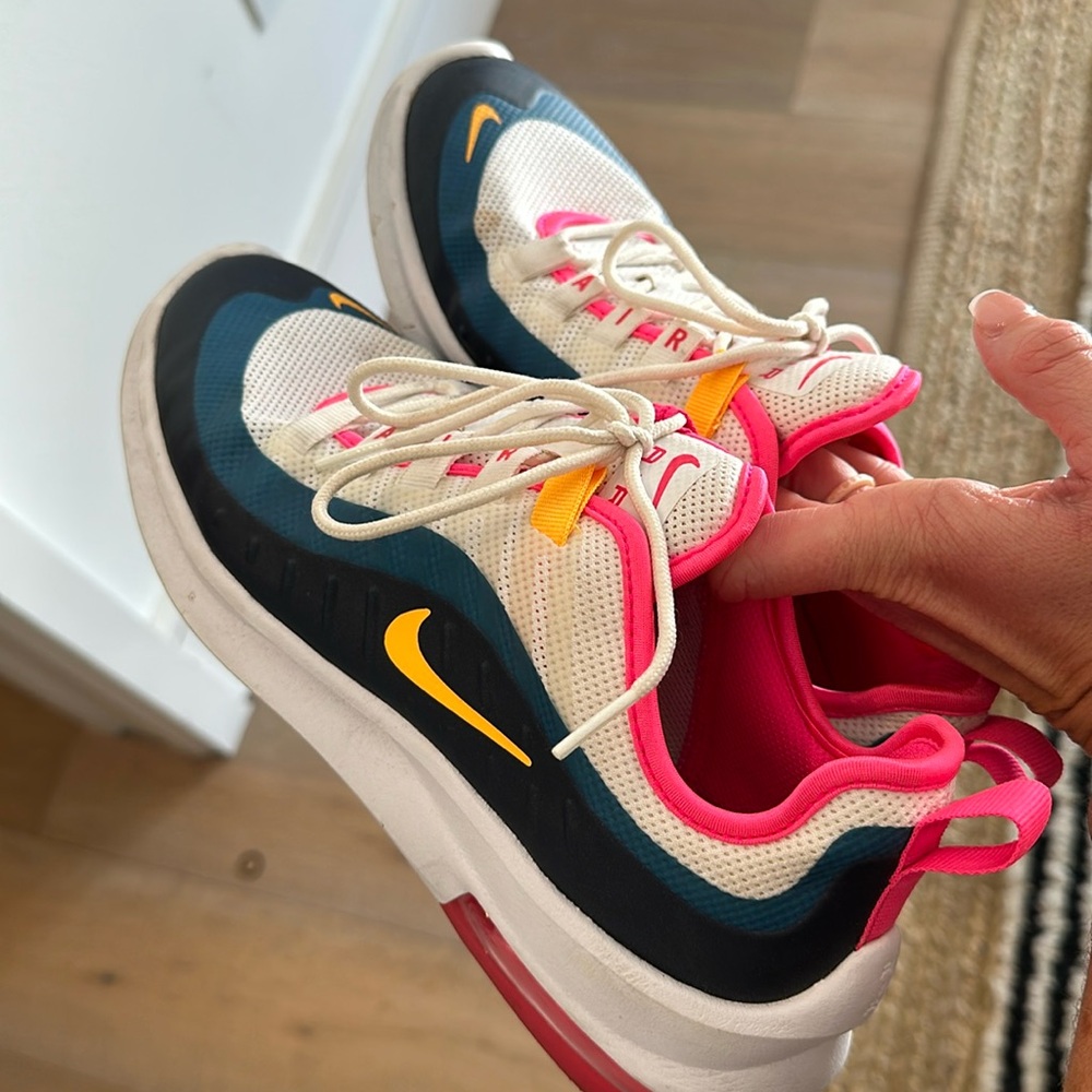 Barely ever worn NIKE